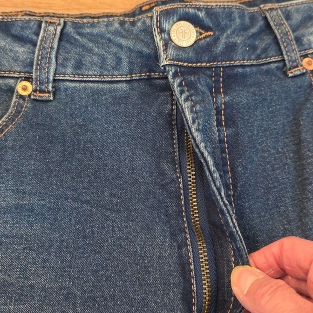 Frye Women's Jeans High Rise Medium Wash Cuffed Zip Fly Size 14 New - Picture 9 of 16